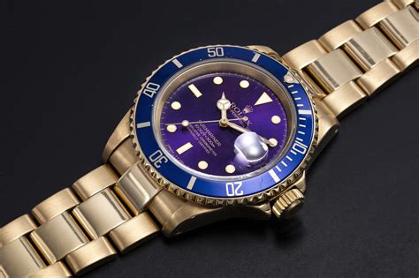 rolex submariner gold case.